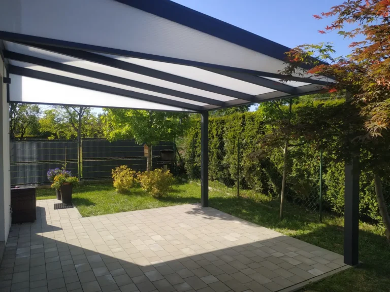 zadaszenie_trojkaty_poliweglan